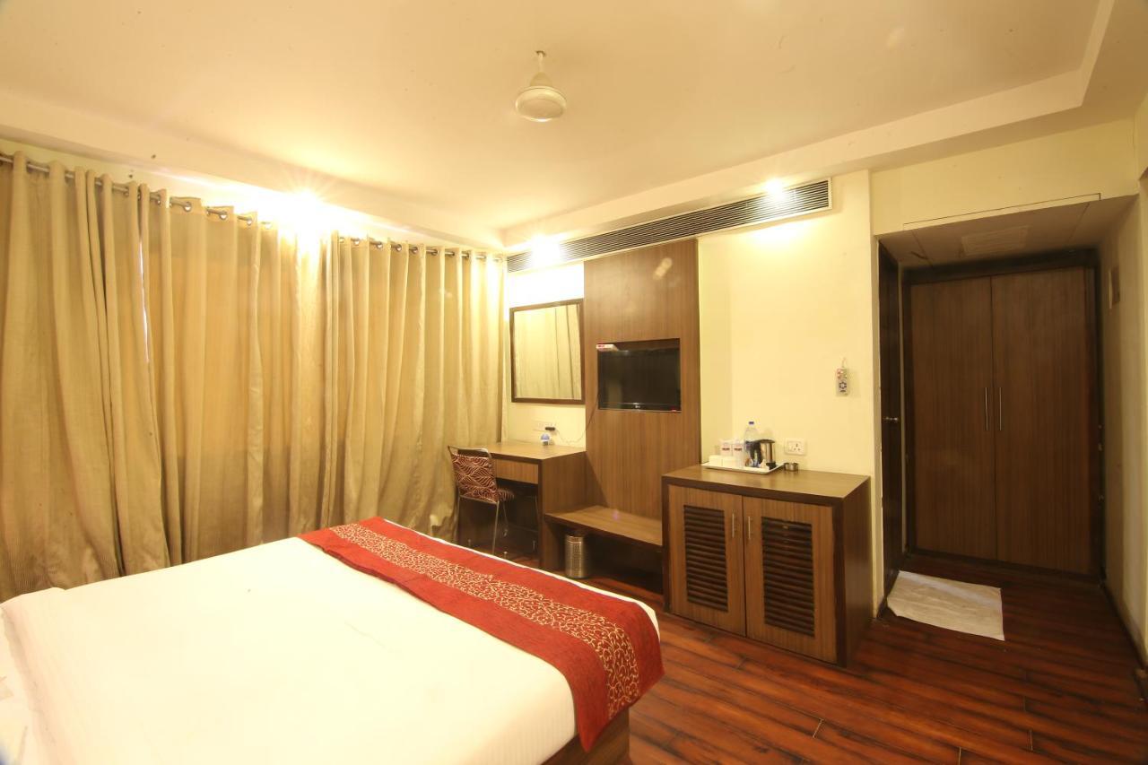 Hotel Garnet Durg Esterno foto